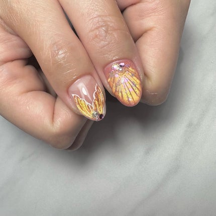 #マーメイドテールネイル,#人魚ネイル,#海ネイル,#夏ネイル,#トレンドネイル,#人魚の鱗ネイル,#貝がらネイル,#ピンクネイル,#韓国ネイル,#きれいめネイル,#手が綺麗に見えるネイルのネイルデザイン