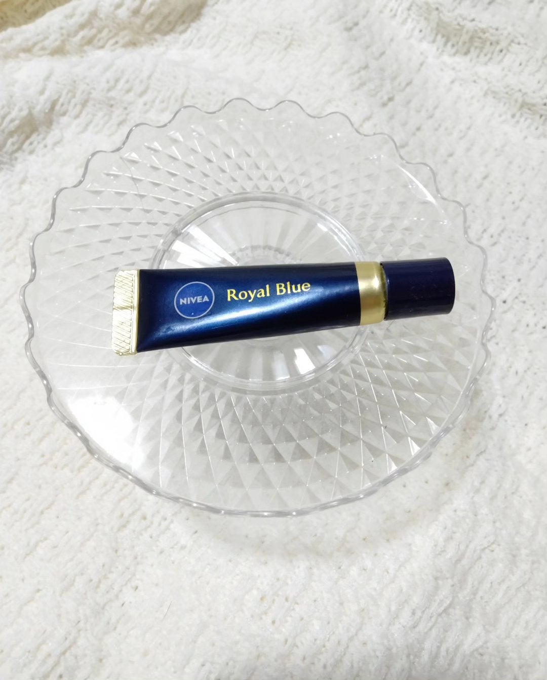ニベア ロイヤルブルーリップ 濃密美容ケア/ニベア/リップ美容液を使ったクチコミ(4枚目)