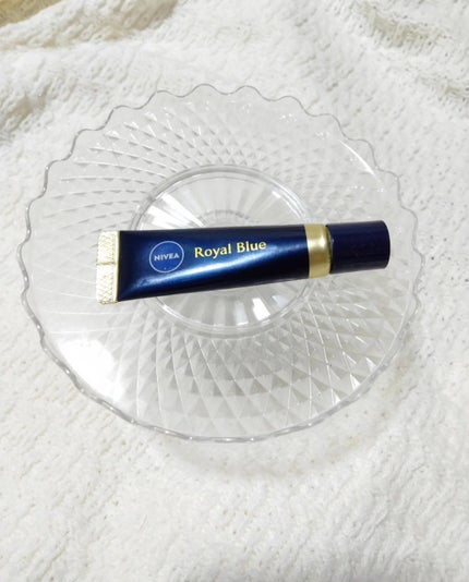 ニベア ロイヤルブルーリップ 濃密美容ケア/ニベア/リップ美容液を使ったクチコミ(4枚目)
