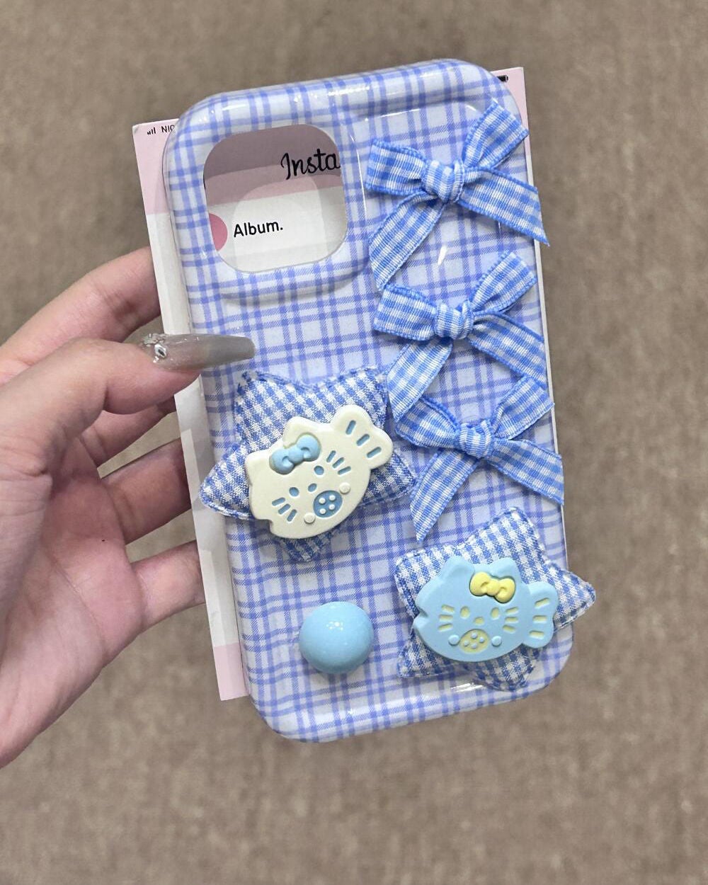 ケース大好きっ子 on LIPS 「青い格子がよく似合う少女ね#iPhoneケース#購入品#ダイソ..」(4枚目)