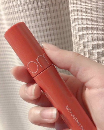 ジューシーラスティングティント/rom&nd/リップティントを使ったクチコミ(1枚目)