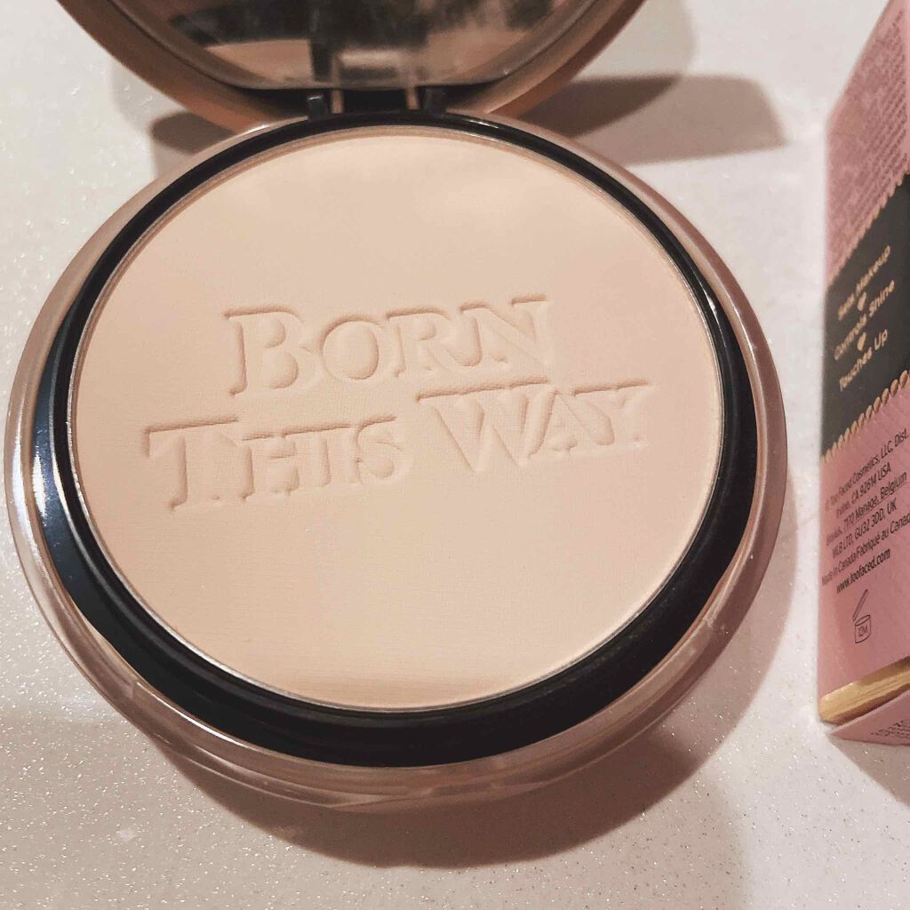 ボーン ディス ウェイ マルチユース コンプレクション パウダー/Too Faced/パウダーファンデーションを使ったクチコミ(2枚目)