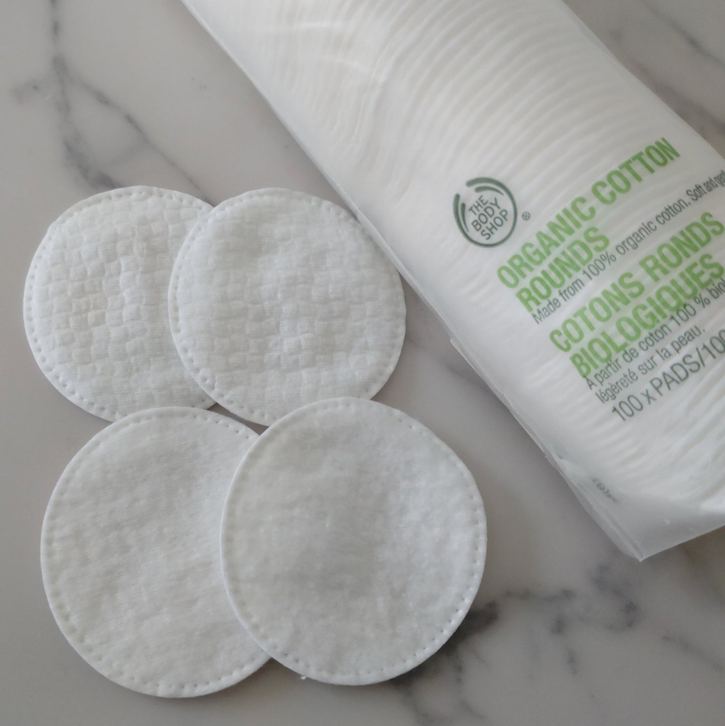 オーガニックコットンパッド ラウンド /THE BODY SHOP/コットンを使ったクチコミ(2枚目)