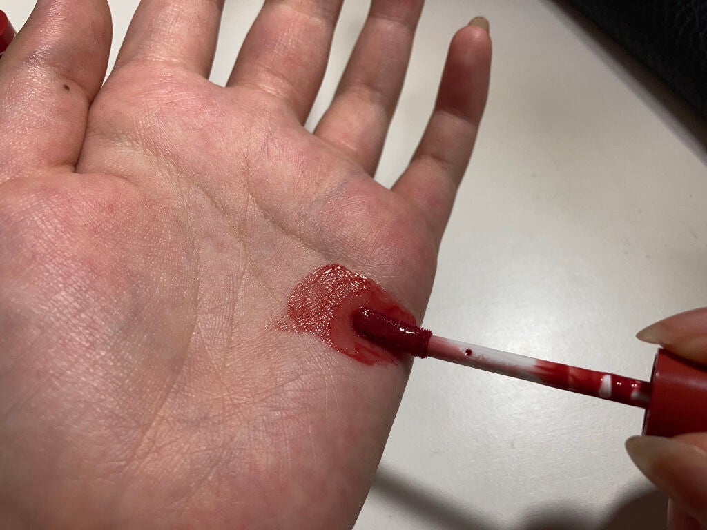 ジューシーラスティングティント/rom&nd/リップティントを使ったクチコミ(4枚目)