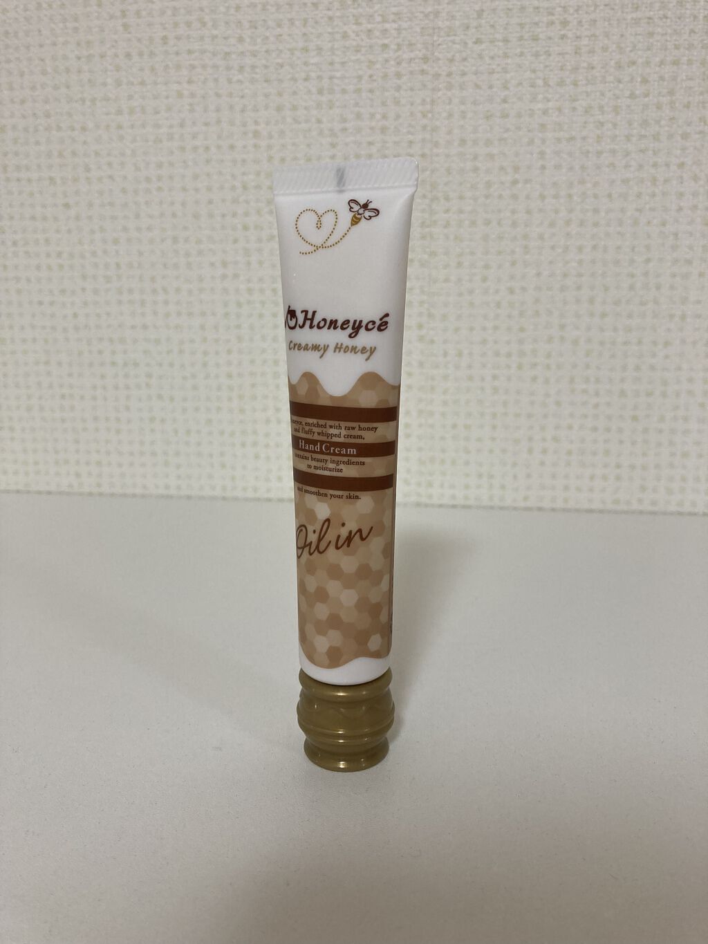 うるうるオイルイン ハンドクリーム/ハニーチェ/ハンドクリームを使ったクチコミ（1枚目）