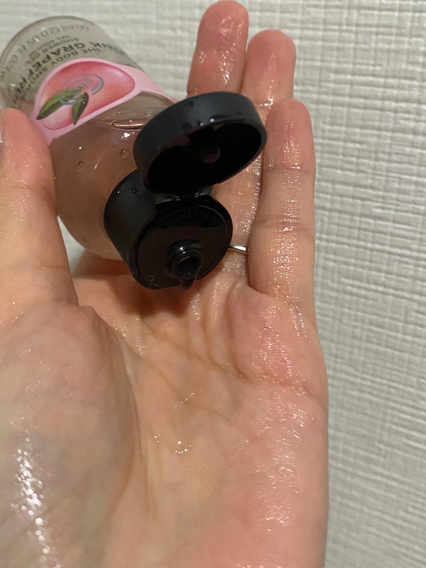 シャワージェル ピンクグレープフルーツ/THE BODY SHOP/ボディソープを使ったクチコミ(3枚目)