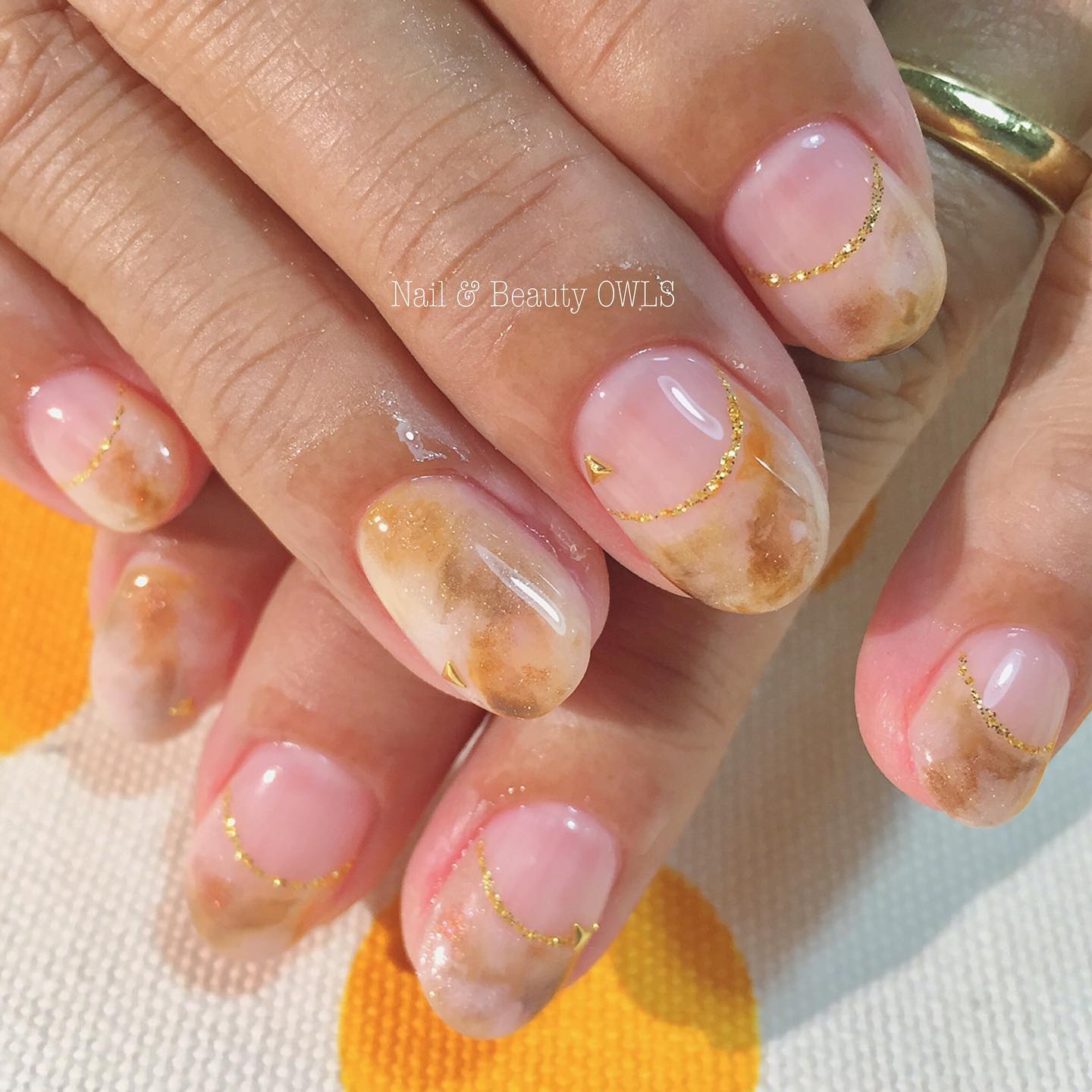 #カラフルネイル,#個性的ネイル,#個性派ネイル,#シンプルネイル,#ブラウンネイルのネイルデザイン