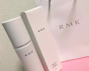 <購入品>
RMK
スムースミルクエッセンス

タッチアップしてもらったとき、すごく欲しかったけど断念した商品。お母さんにその旨言うたら珍しくお金出してくれました💸

少し値の張る商品ですが、すごく保湿