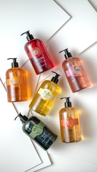 THE BODY SHOP シャワージェル オリーブのクチコミ「大人気シャワージェルのビッグサイズが
数量限定で発売中！
お値段は通常サイズの2本分なのに
内.....」（1枚目）