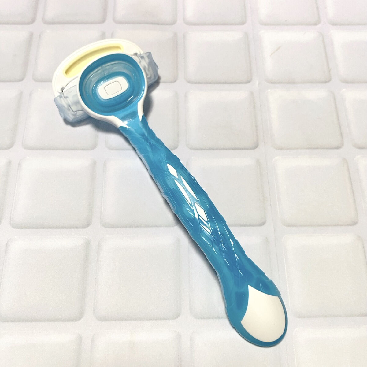 アクアフィット　敏感肌用 2本入/貝印/シェーバーを使ったクチコミ（3枚目）