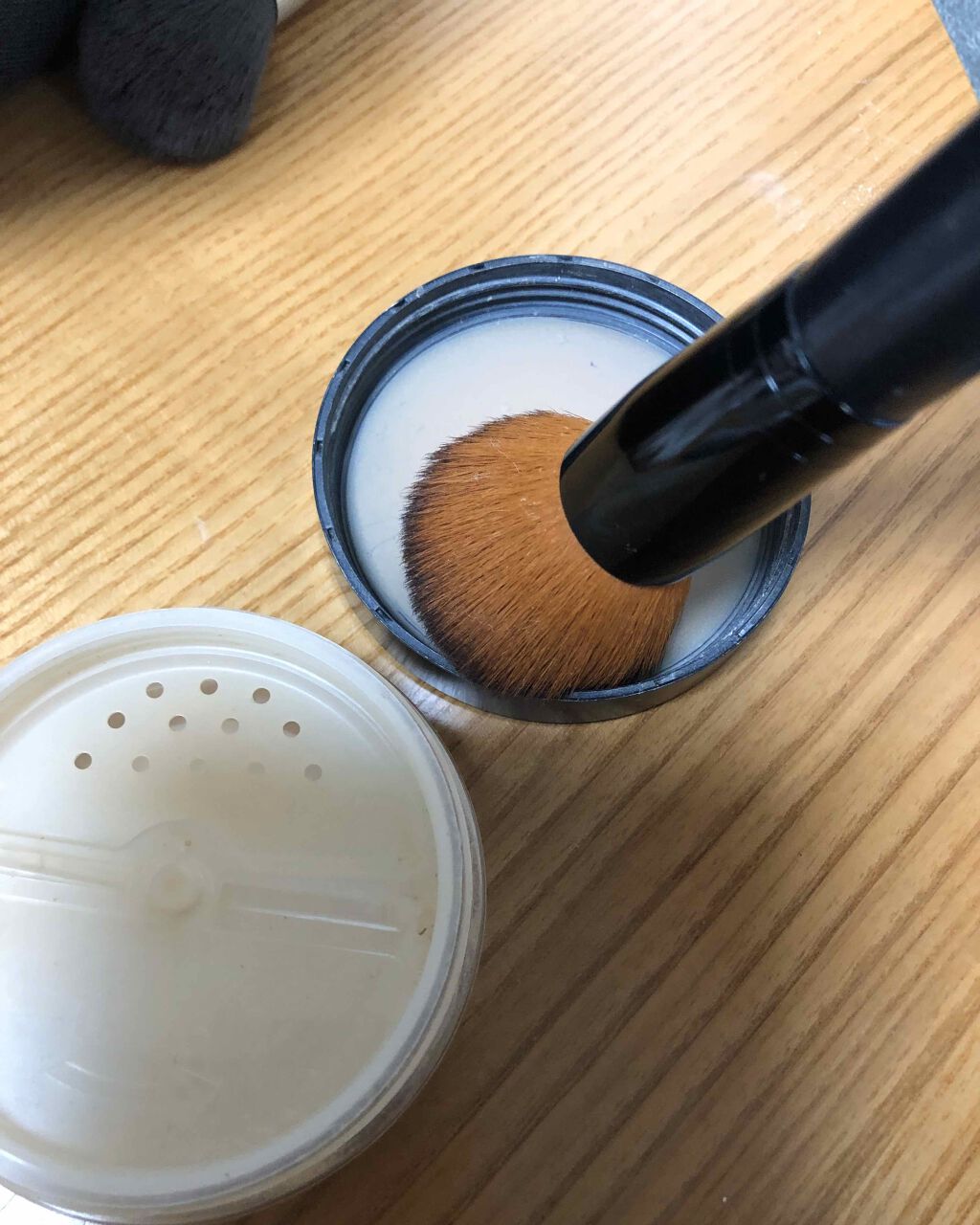 エトヴォス マットスムースミネラルファンデーションのクチコミ「敏感肌、ゆらぎ肌、日中スキンケア重視派には、こちら。
ミネラルファンデ歴10数年。
ベアミネラ.....」（3枚目）