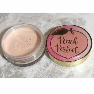 Too Faced ピーチパーフェクト マット ルース セッティング パウダーのクチコミ「Too Facedピーチパーフェクト マット ルース セッティング パウダーです。

前にセフ.....」（1枚目）