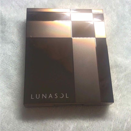 グレイスコントラスティングアイズ/LUNASOL/アイシャドウパレットを使ったクチコミ(1枚目)