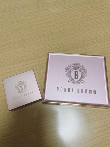 BOBBI BROWN
ピンク グロウ リュクス アイシャドウ パレット
ハイライティング パウダー
ピンクグロウミニ　グロウイング ピンクデザイン




争奪戦を見事勝ち抜きました（笑）‼︎



