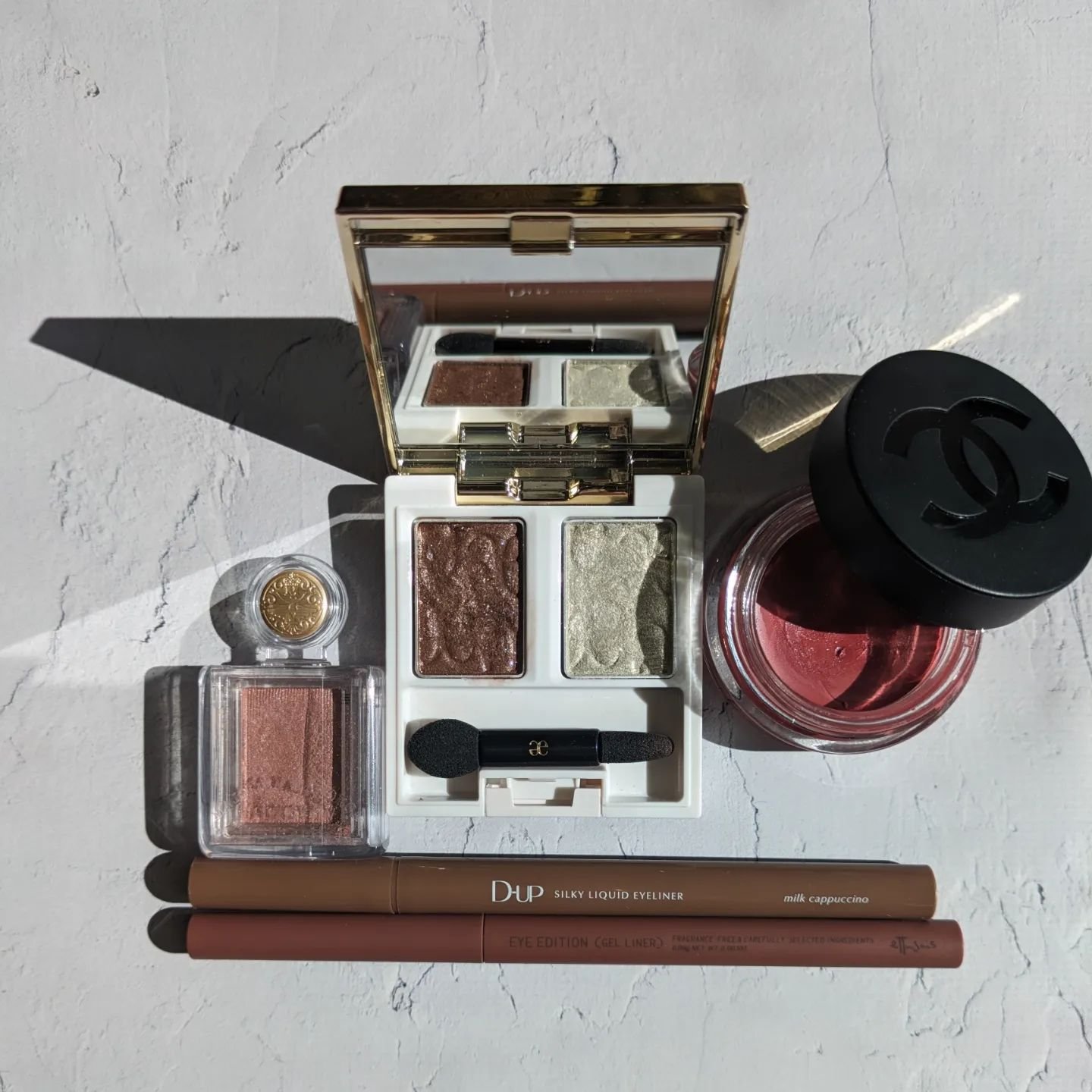 シャドーカスタマイズ/MAJOLICA MAJORCA/単色アイシャドウを使ったクチコミ（1枚目）