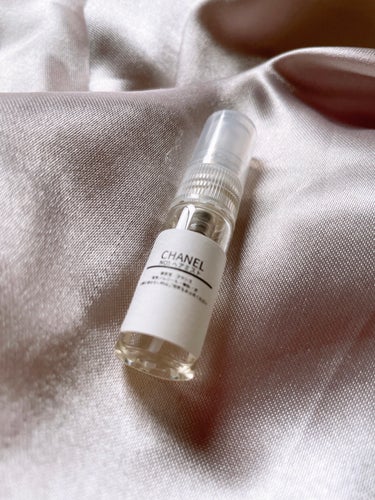 CHANEL シャネル N°5 ザ ヘア ミストのクチコミ「CHANEL
シャネル N°5 ザ ヘア ミスト

✼••┈┈••✼••┈┈••✼••┈┈••.....」（2枚目）