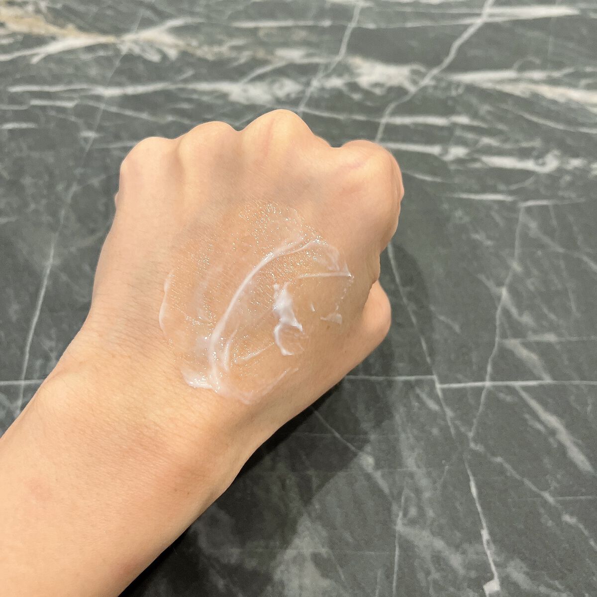 y.csm.s on LIPS 「.カルテHD♡モイスチュアハンドクリーム肌のバリア機能のカギを..」(3枚目)