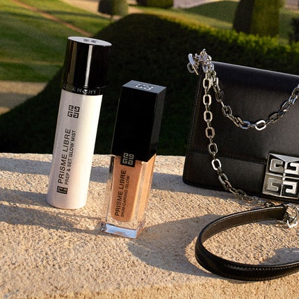 プリズム・リーブル・スキンケアリング・グロウ/GIVENCHY/リキッドファンデーションを使ったクチコミ(2枚目)