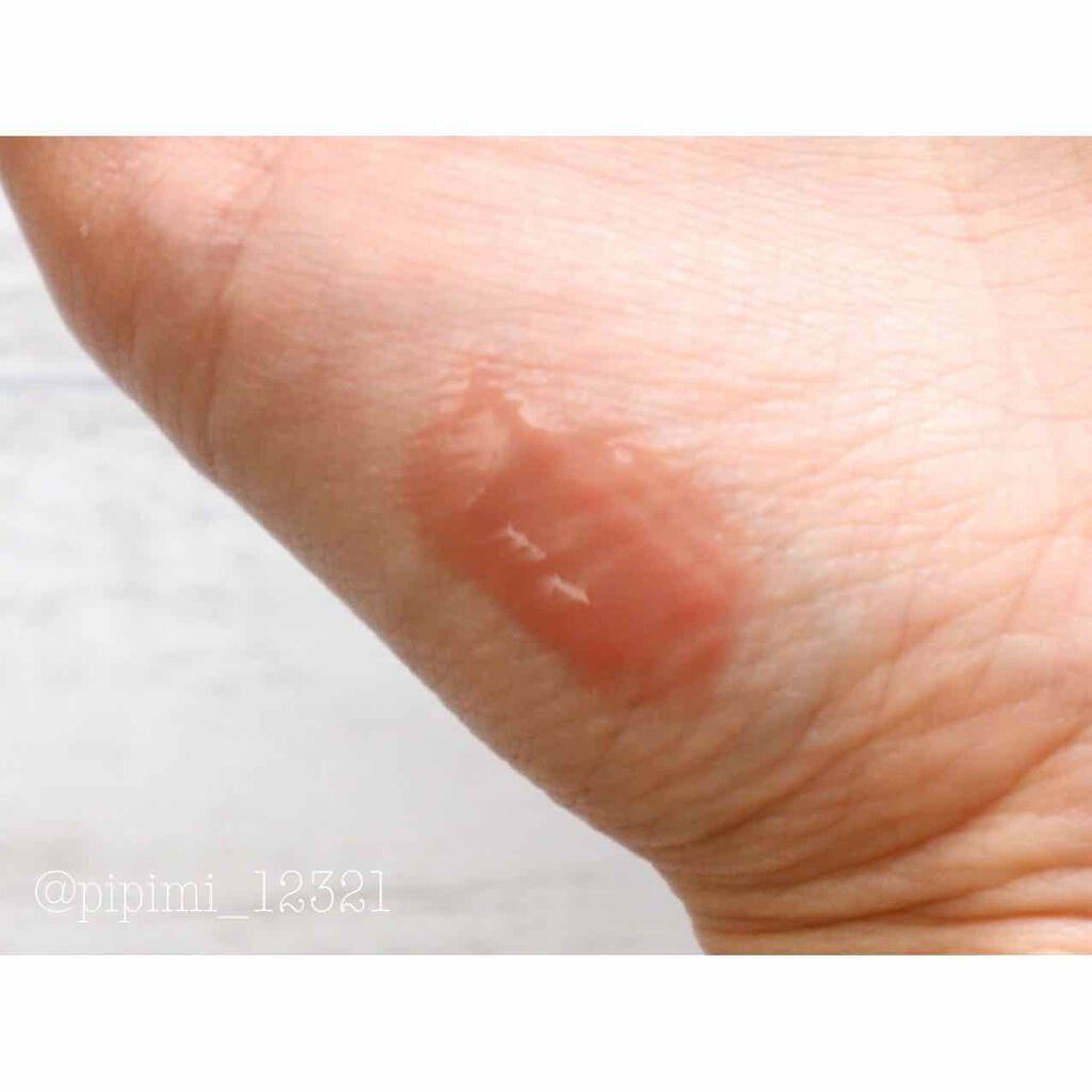 ハニーラスター r/ROAlív/リップグロスを使ったクチコミ(2枚目)