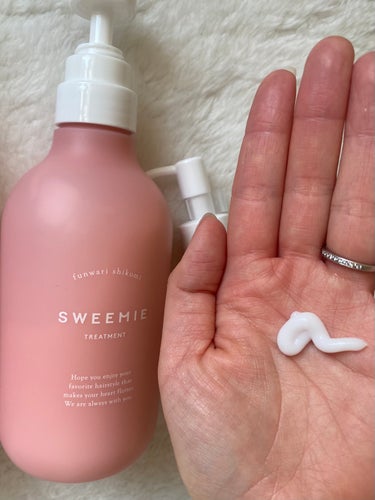 SWEEMIE ふんわり仕込み ヘアミルクのクチコミ「✍🏻SWEEMIE
🤍ふんわり仕込み シャンプー本体450ml
　　￥1,540税込
🤍ふんわ.....」（3枚目）