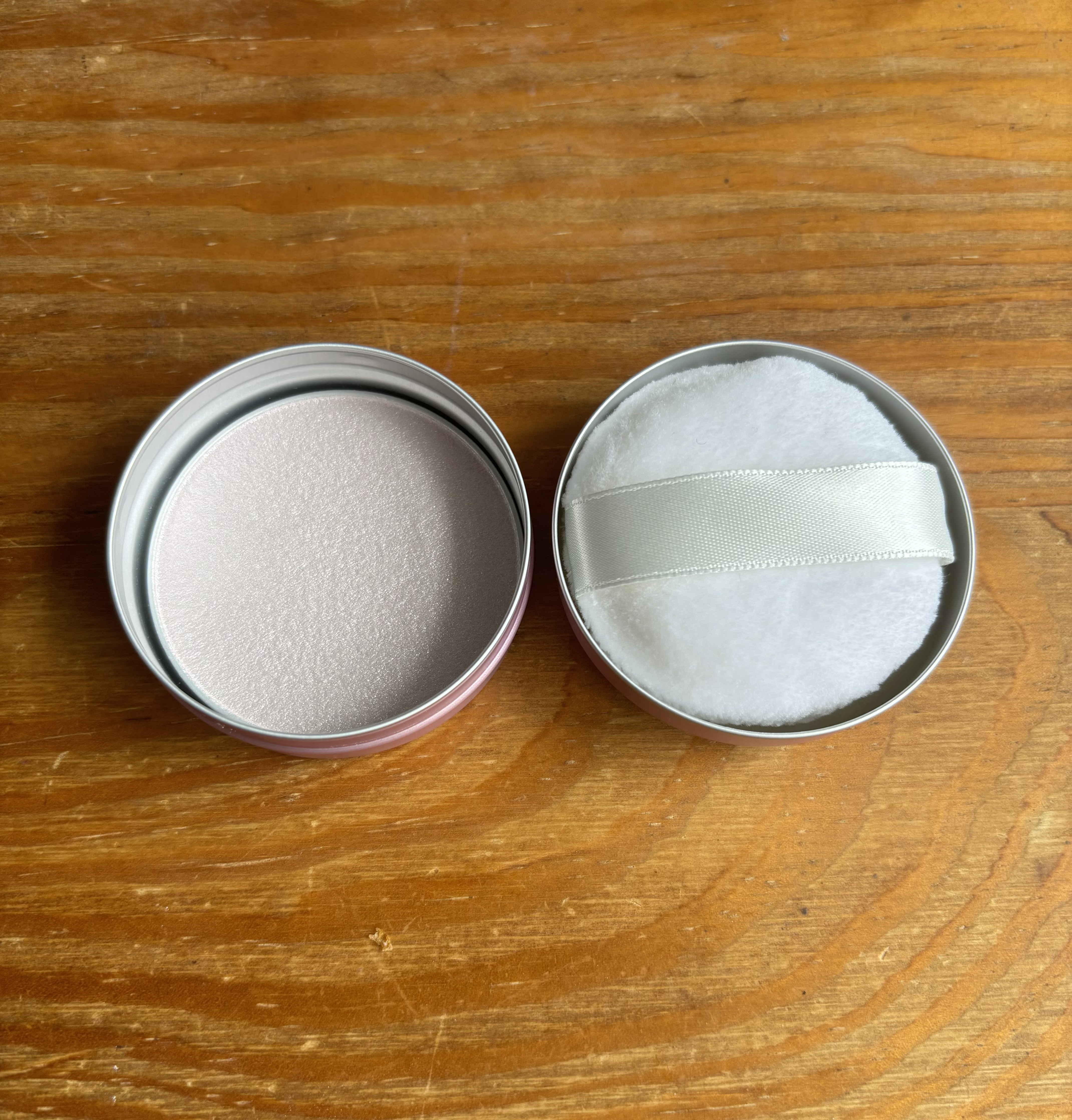 カラーイルミネーター 02 無垢パープル/ettusais/プレストパウダーを使ったクチコミ（2枚目）