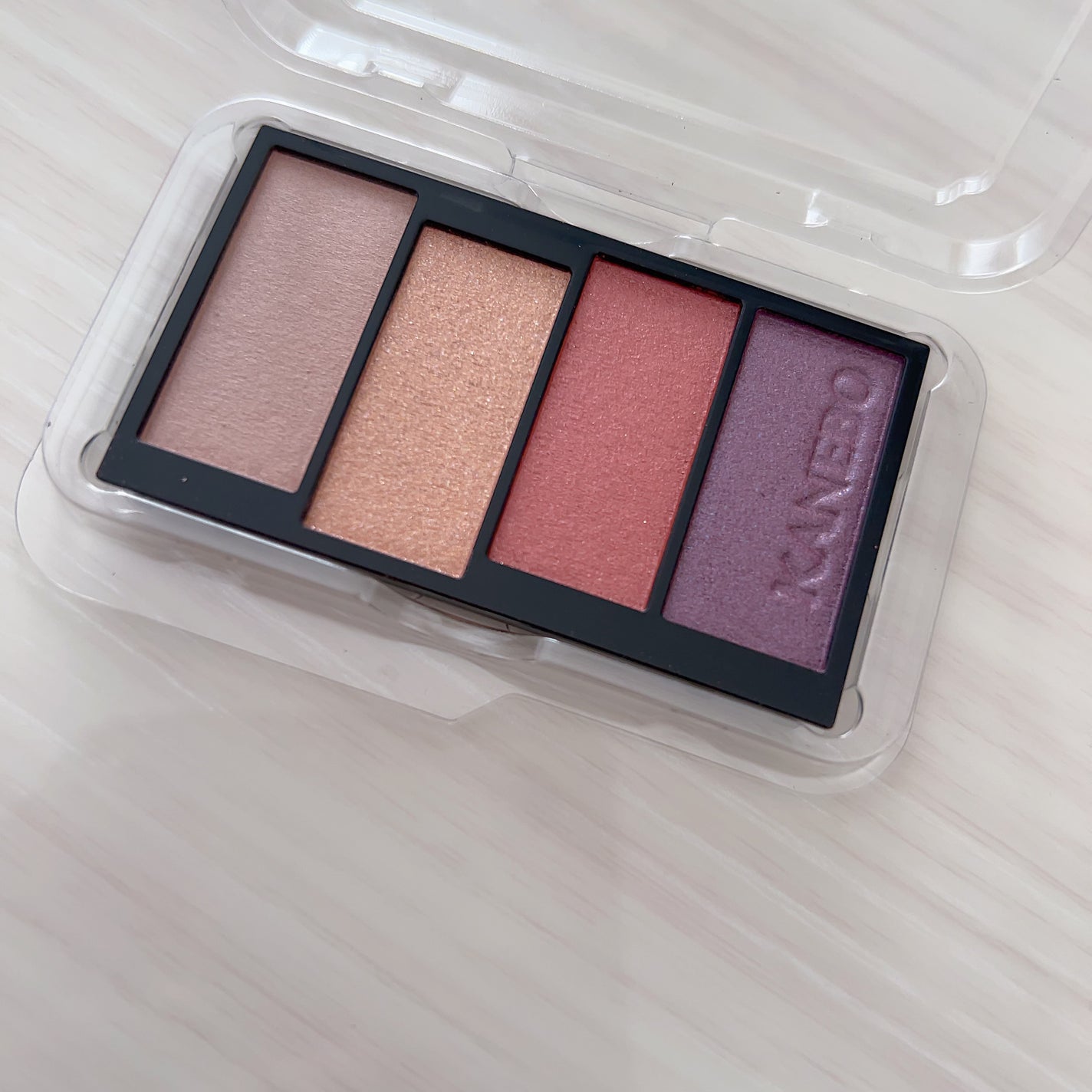 カラードシャドウ/KANEBO/アイシャドウパレットを使ったクチコミ(2枚目)