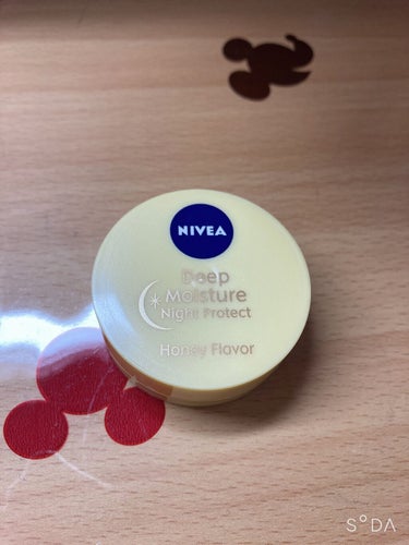 ☪︎⋆｡˚✩NIVEA Deep Moisture Night Protect ⋆｡˚✩

Honey Flavor なので、ハチミツの良い香りがして癒されます！
何よりも、唇がぷるぷるになる！
600円くらいなので、コスパ良い♡

#nivea #ニベアリップクリーム #乾燥対策 #リップバーム #プルプル唇 の画像 その0