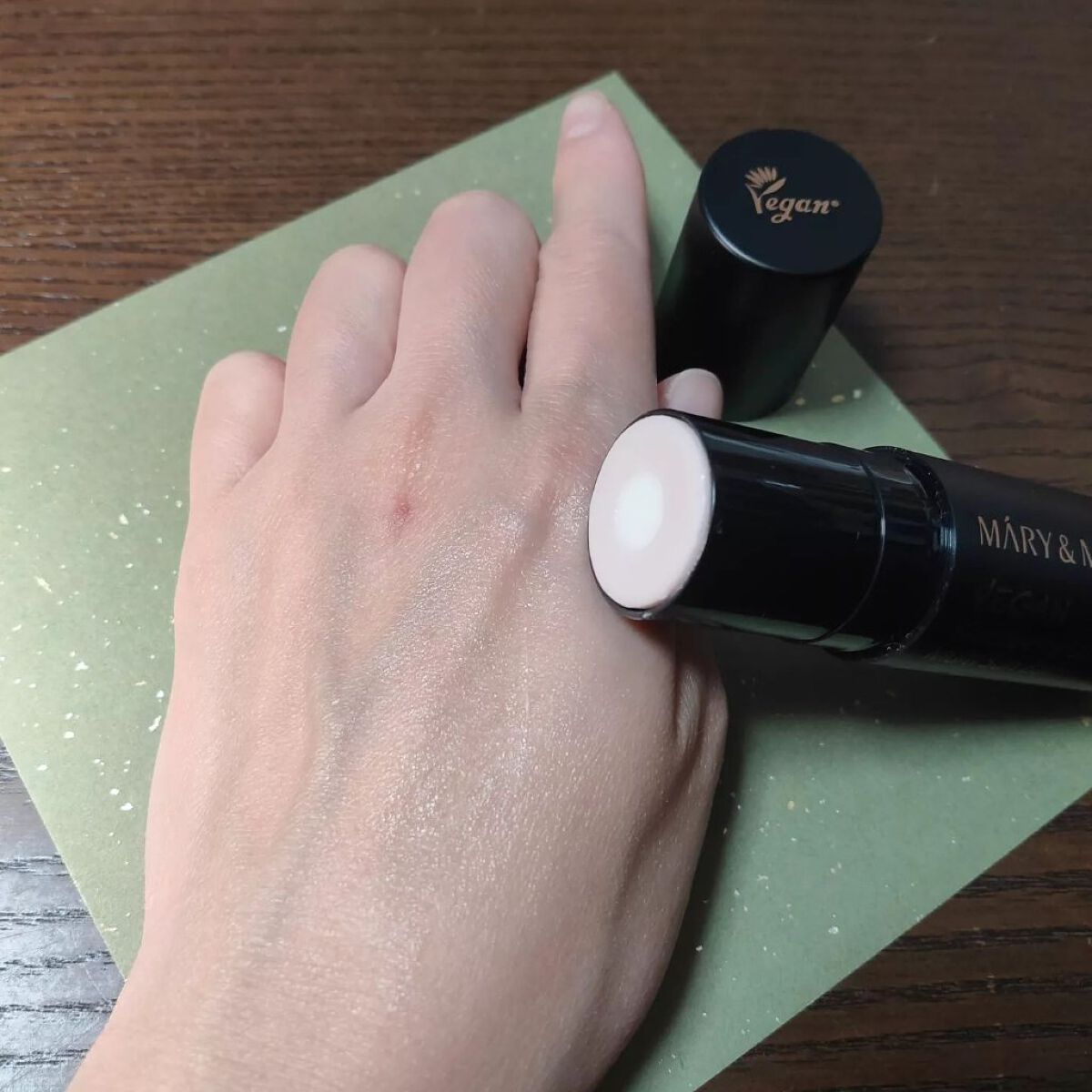 ヴィーガンブラックベリーコンプレックスマルチサンバーム/MARY&MAY/日焼け止めスティックを使ったクチコミ(3枚目)