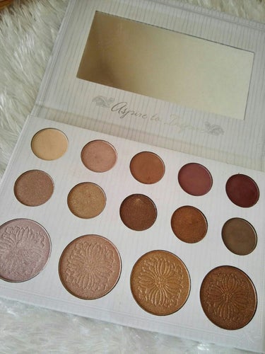 Carli Bybel Deluxe Edition 21 Color Eyeshadow & Highlighter Palette/bh cosmetics/パウダーアイシャドウを使ったクチコミ（1枚目）