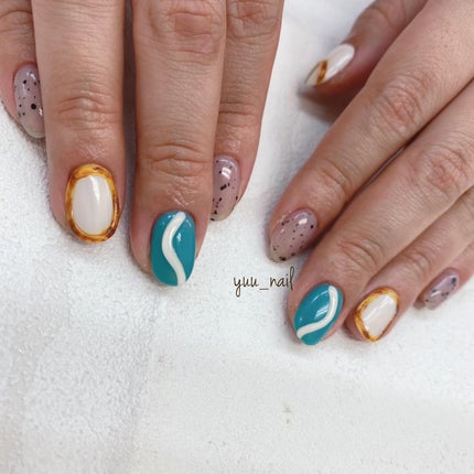 YUKA on LIPS 「.べっ甲nail..#nail#nailist#ネイル#ネイリ..」(1枚目)