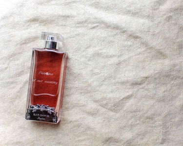 GUERLAIN
Elixir Charnel 「FRENCH KISS」
今、すごくお気に入りの香水。
この、フレンチキス、大好きです。
甘い香りより、柑橘系の爽やかな香りが
好みでしたが、出会えてよ