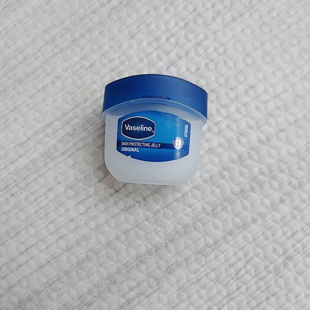 Vaseline ORIGINAL JELLY/キャンドゥ/リップバームを使ったクチコミ(3枚目)