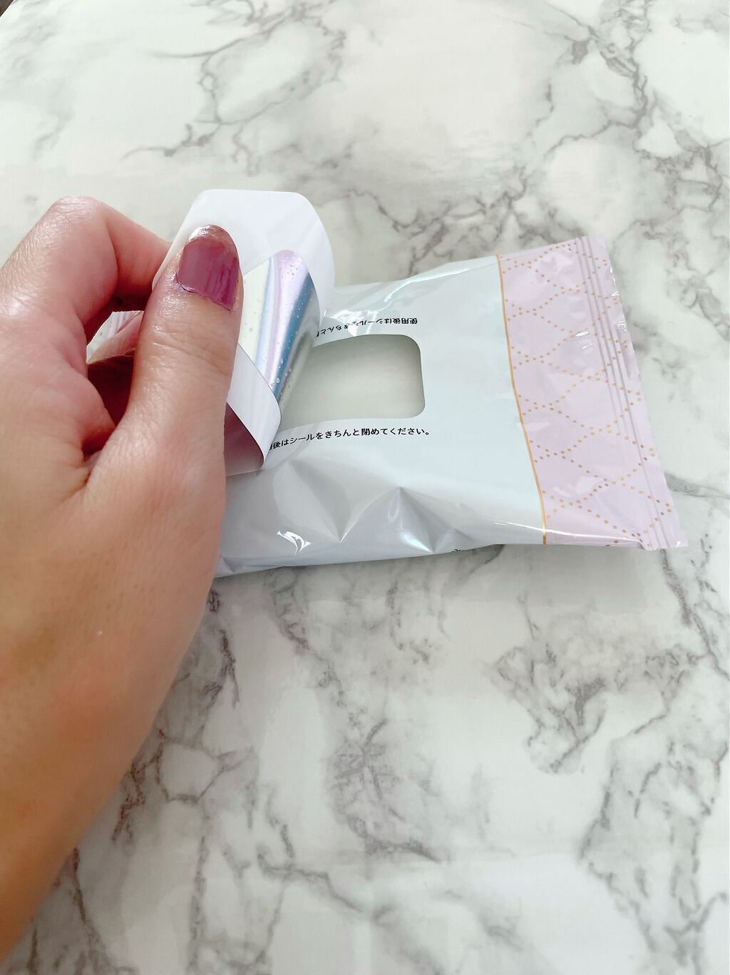 メイクの上からリフレッシュシート うるおいしっとりタイプ/ビオレ/フェイスシートを使ったクチコミ(2枚目)