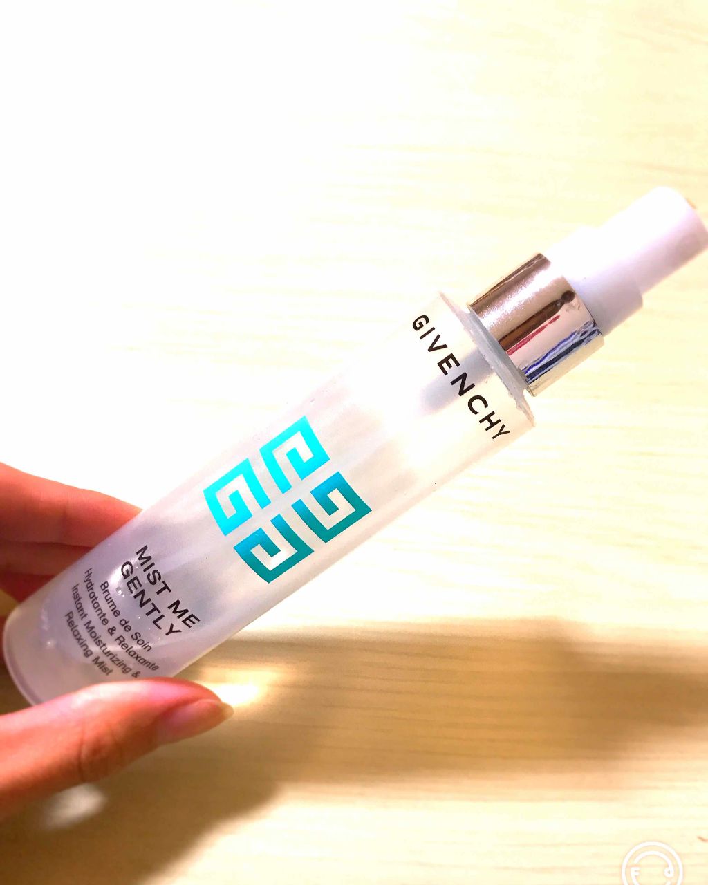 GIVENCHY ミスト ミー ジェントリィのクチコミ「ジバンシィ 
ミージェントリィ
ミストタイプ 化粧水

持ち運び用にと思い購入しましたが
一拭.....」（1枚目）