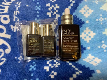 ESTEE LAUDER　アドバンス ナイト リペア SMR コンプレックス　50ml

キャンペーン？で、美容液15mlが2本おまけで付いてました！
1万円分くらいお得！
毎日朝晩使ってます。