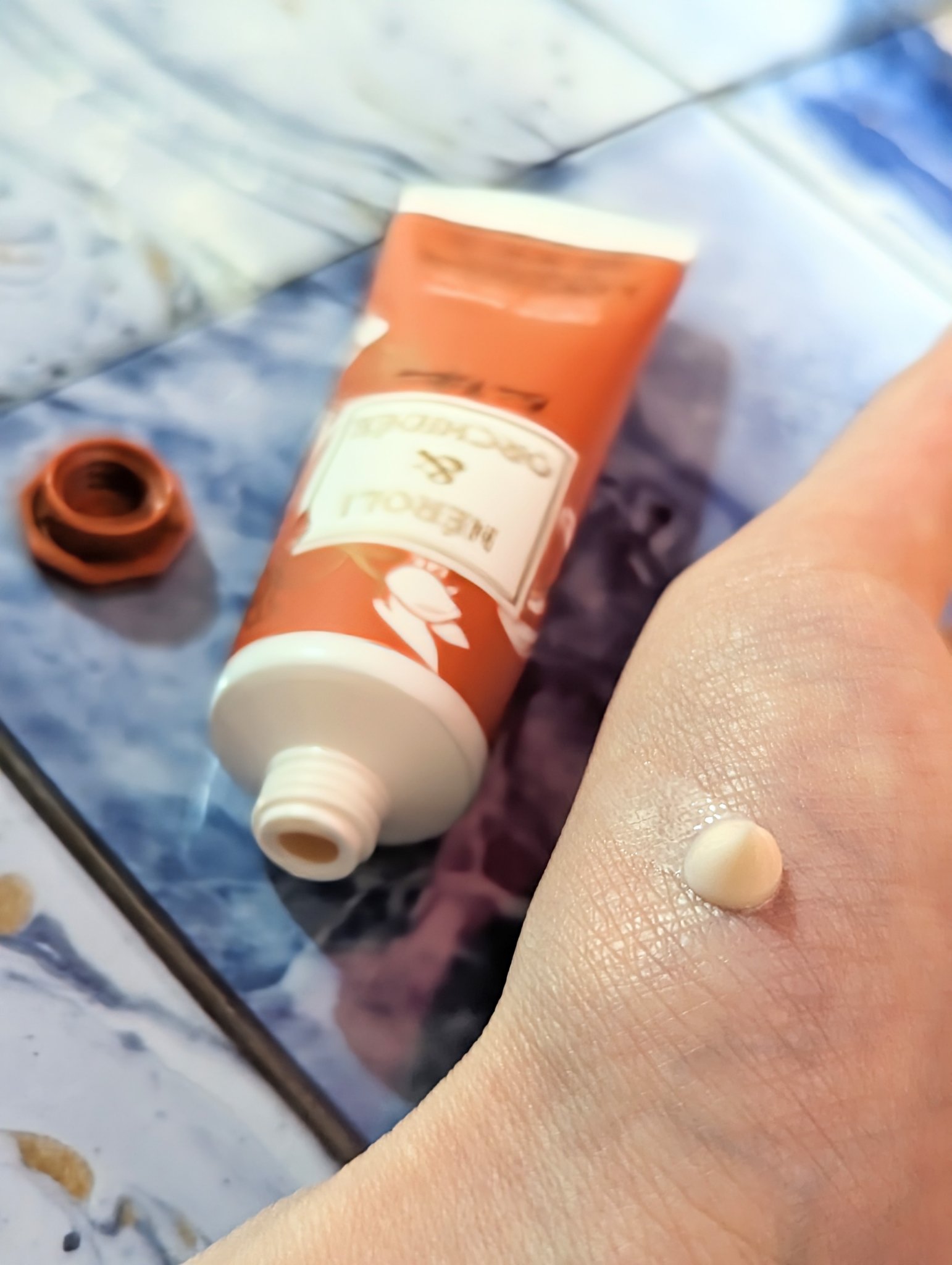 グレースオーキデ プレミアムハンドクリーム /L'OCCITANE/ハンドクリームを使ったクチコミ（2枚目）