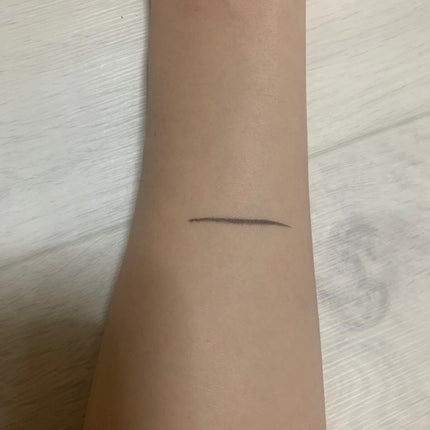 スキルレスライナー/LUMIURGLAS/リキッドアイライナーを使ったクチコミ(2枚目)