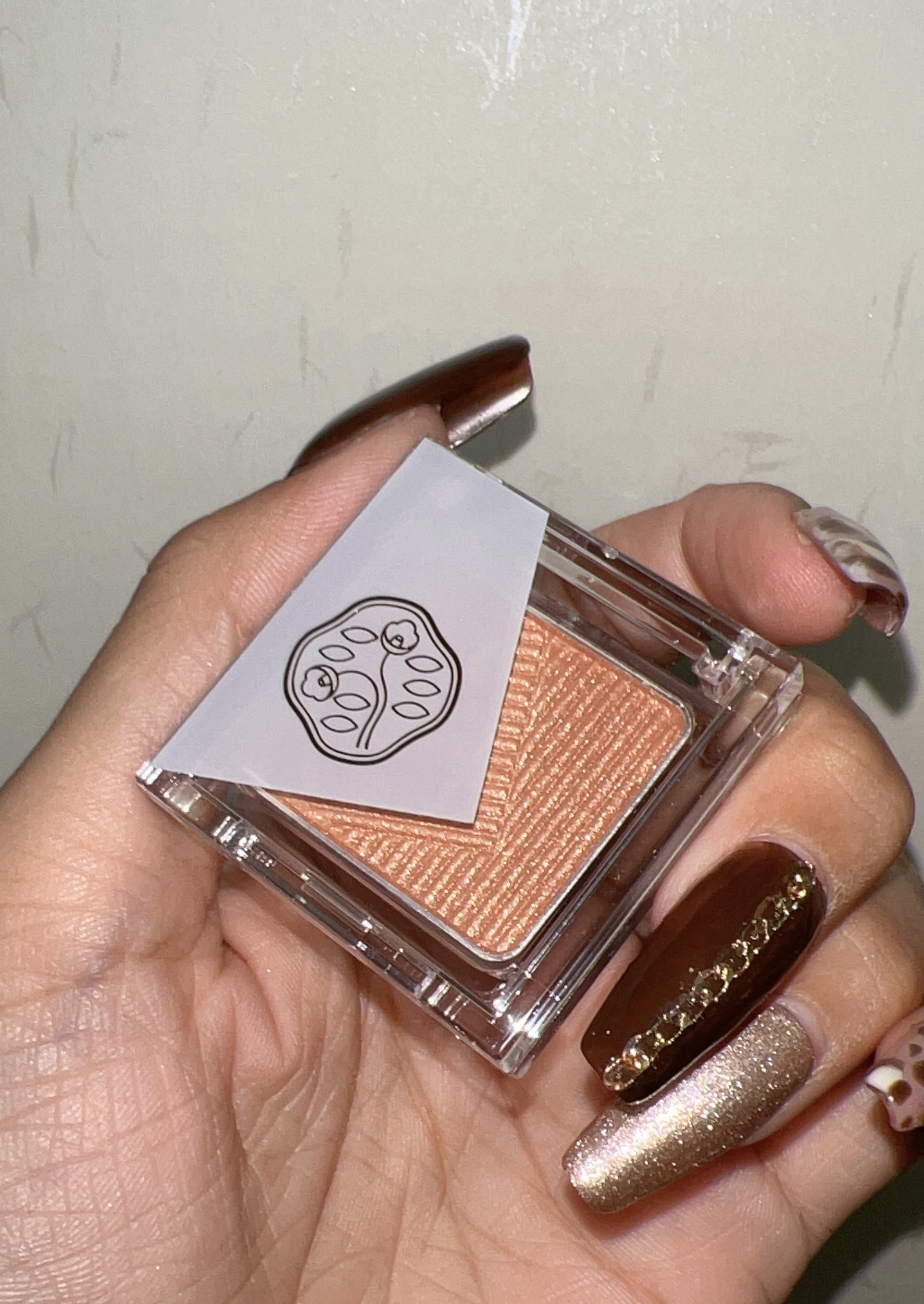 オーラデュウ プリズム イルミネーター ピコ/SHISEIDO/単色アイシャドウを使ったクチコミ（3枚目）