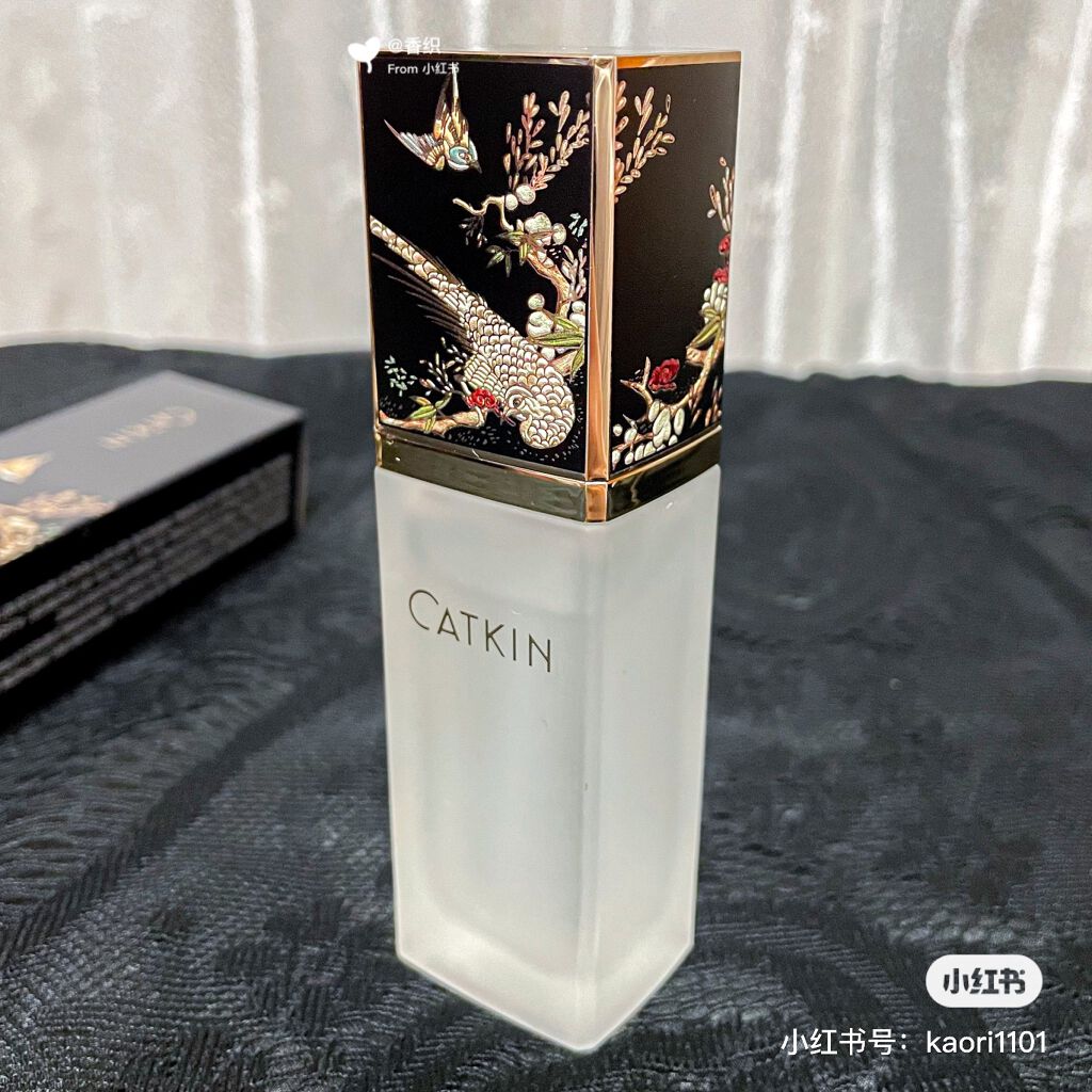 卡婷鎏金雀台柔焦妆前乳/CATKIN/化粧下地を使ったクチコミ（1枚目）
