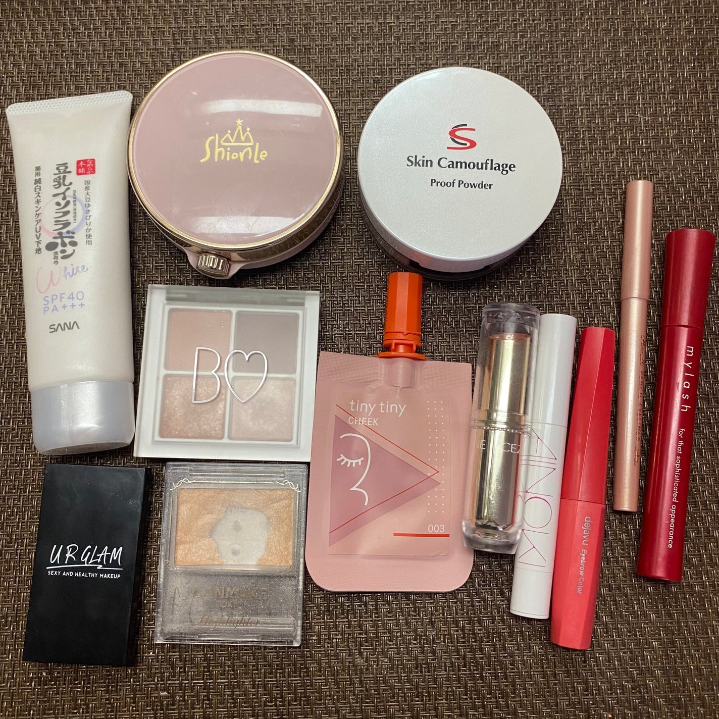 ラスティンググロスリップ/CEZANNE/口紅を使ったクチコミ(3枚目)