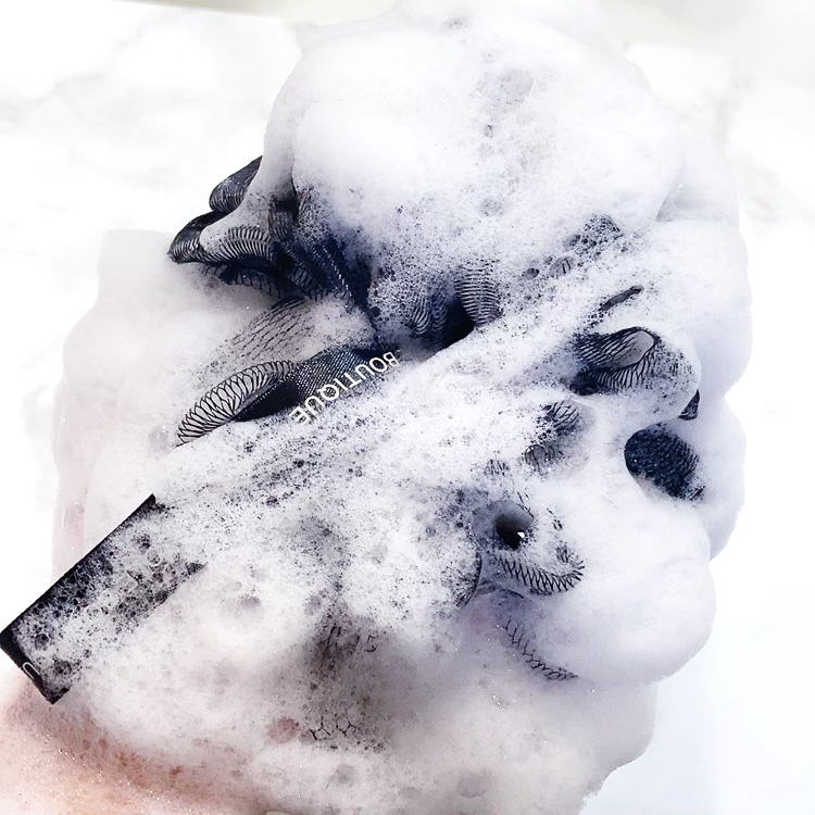 シカマヌ弱酸性ボディーウォッシュ/parnell/ボディソープを使ったクチコミ（3枚目）