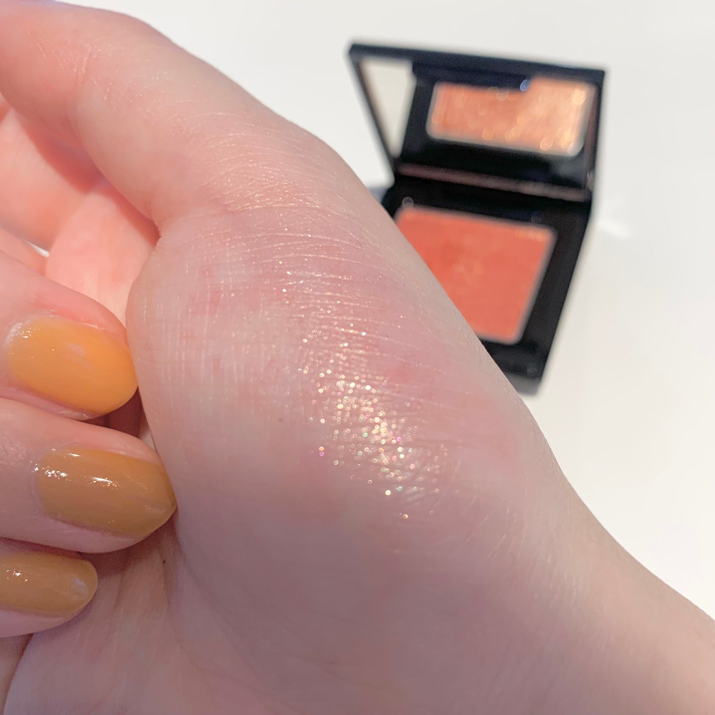 ラズル アイカラー/エレガンス ラズル /単色アイシャドウを使ったクチコミ(2枚目)