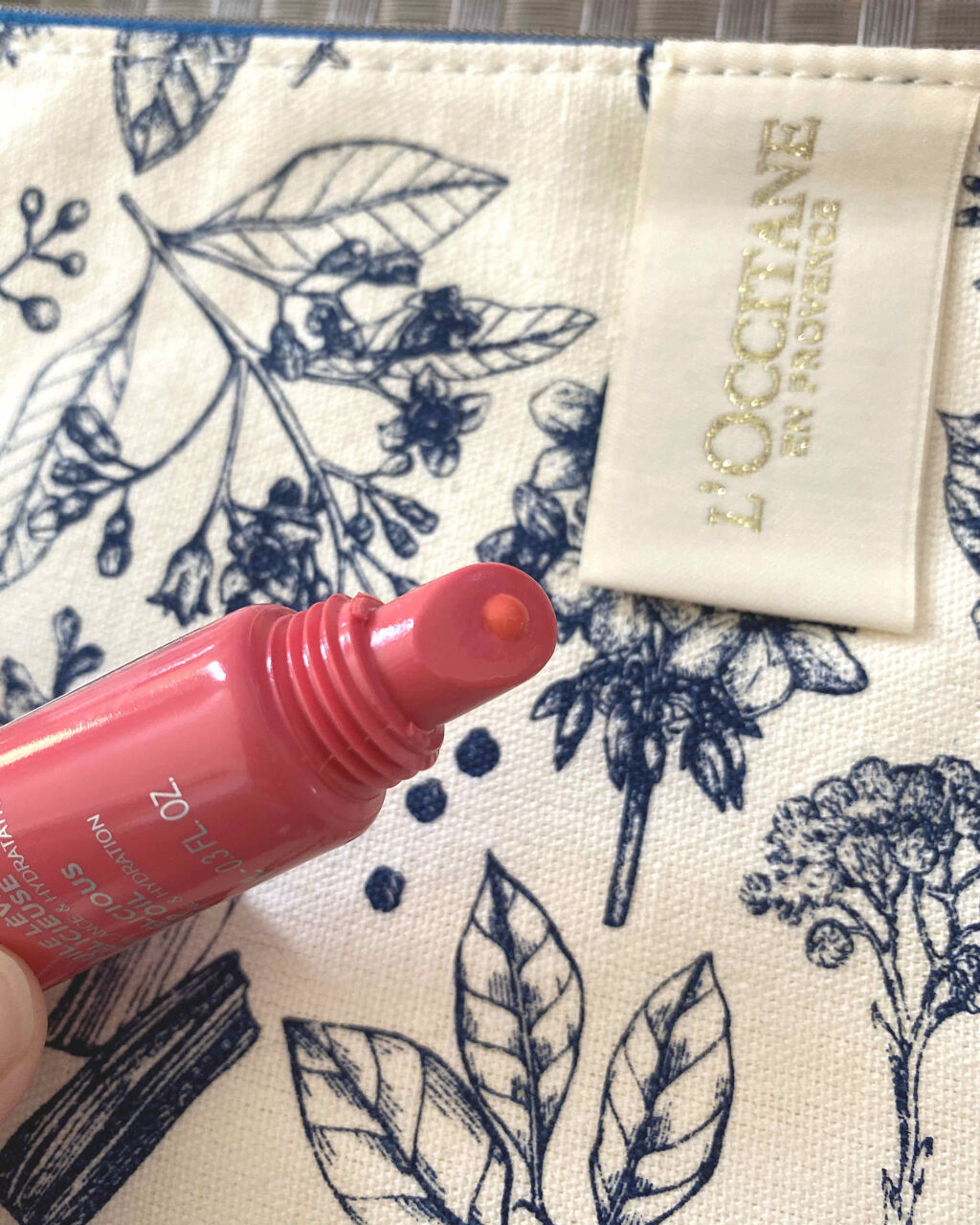 デリシャス＆フルーティー リップオイル/L'OCCITANE/リップケアを使ったクチコミ（2枚目）