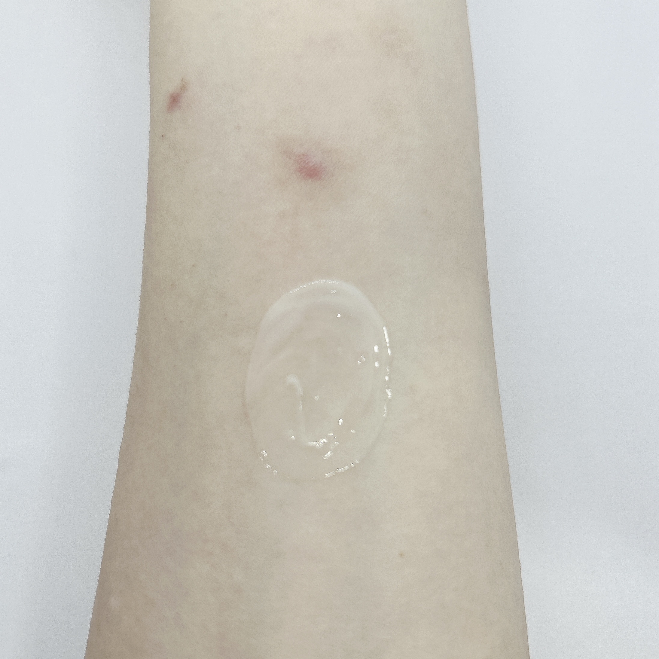 エッセンシャル リアル アイクリーム フォーフェイス/AHC/アイケア・アイクリームを使ったクチコミ（3枚目）