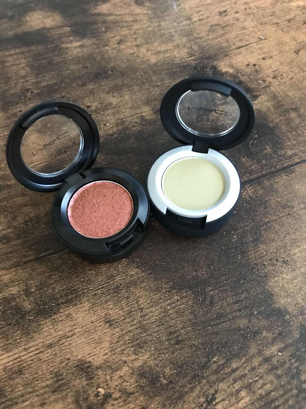 ダズルシャドウ/M・A・C/単色アイシャドウを使ったクチコミ（1枚目）