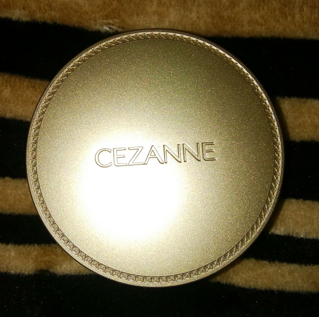 UVシルクフェイスパウダー/CEZANNE/プレストパウダーを使ったクチコミ（1枚目）