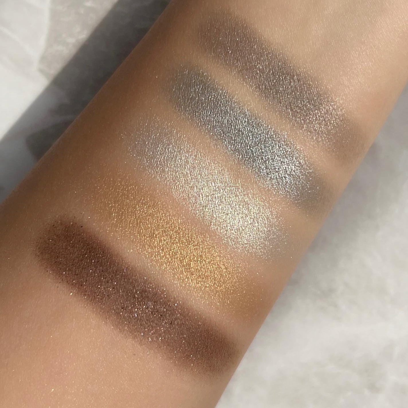 アイシャドウ 5カラーズ/BYREDO/アイシャドウパレットを使ったクチコミ(4枚目)