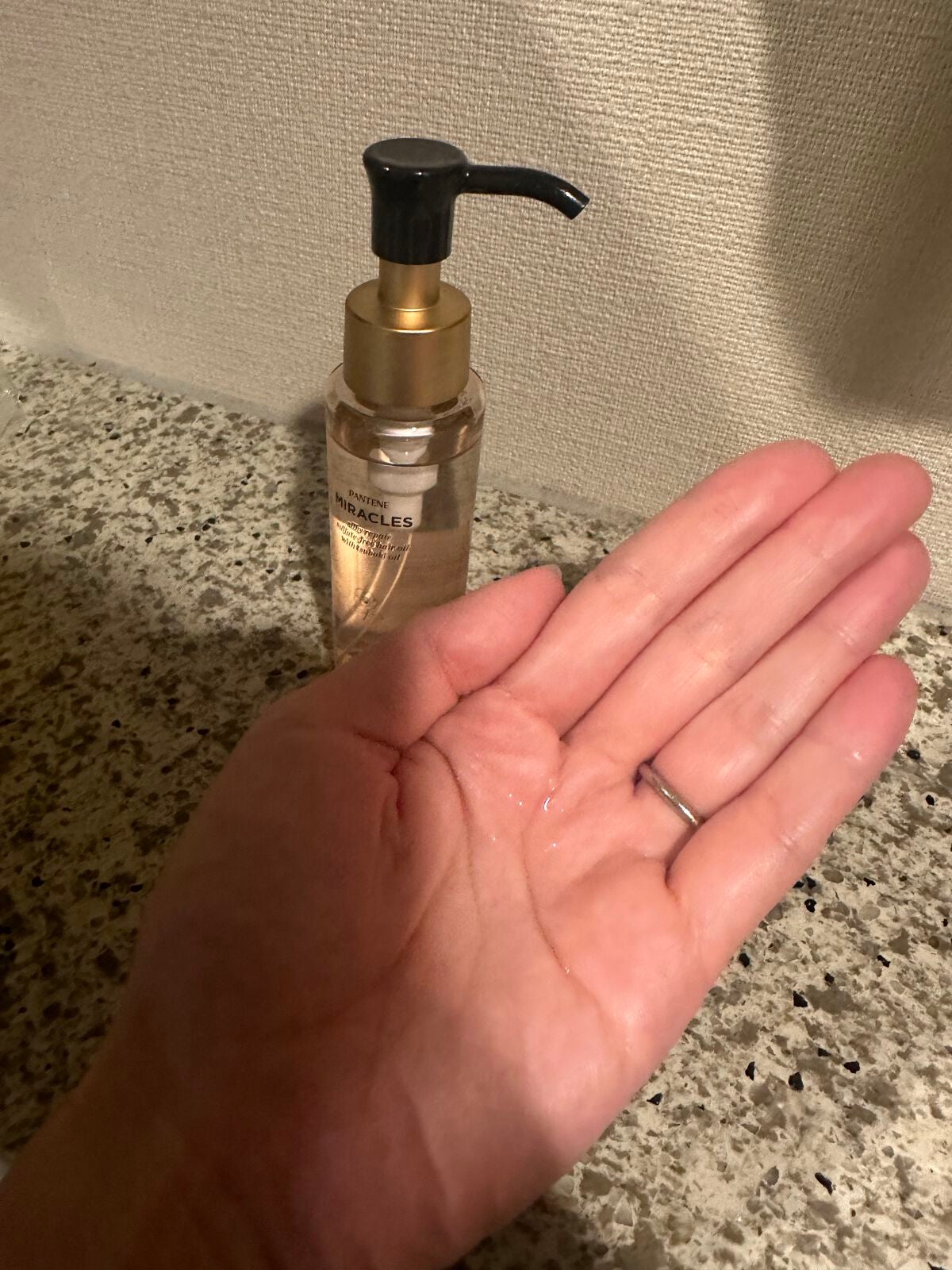 ミラクルズ シルキーリペア 洗い流さないトリートメント/パンテーン/ヘアオイルを使ったクチコミ(3枚目)