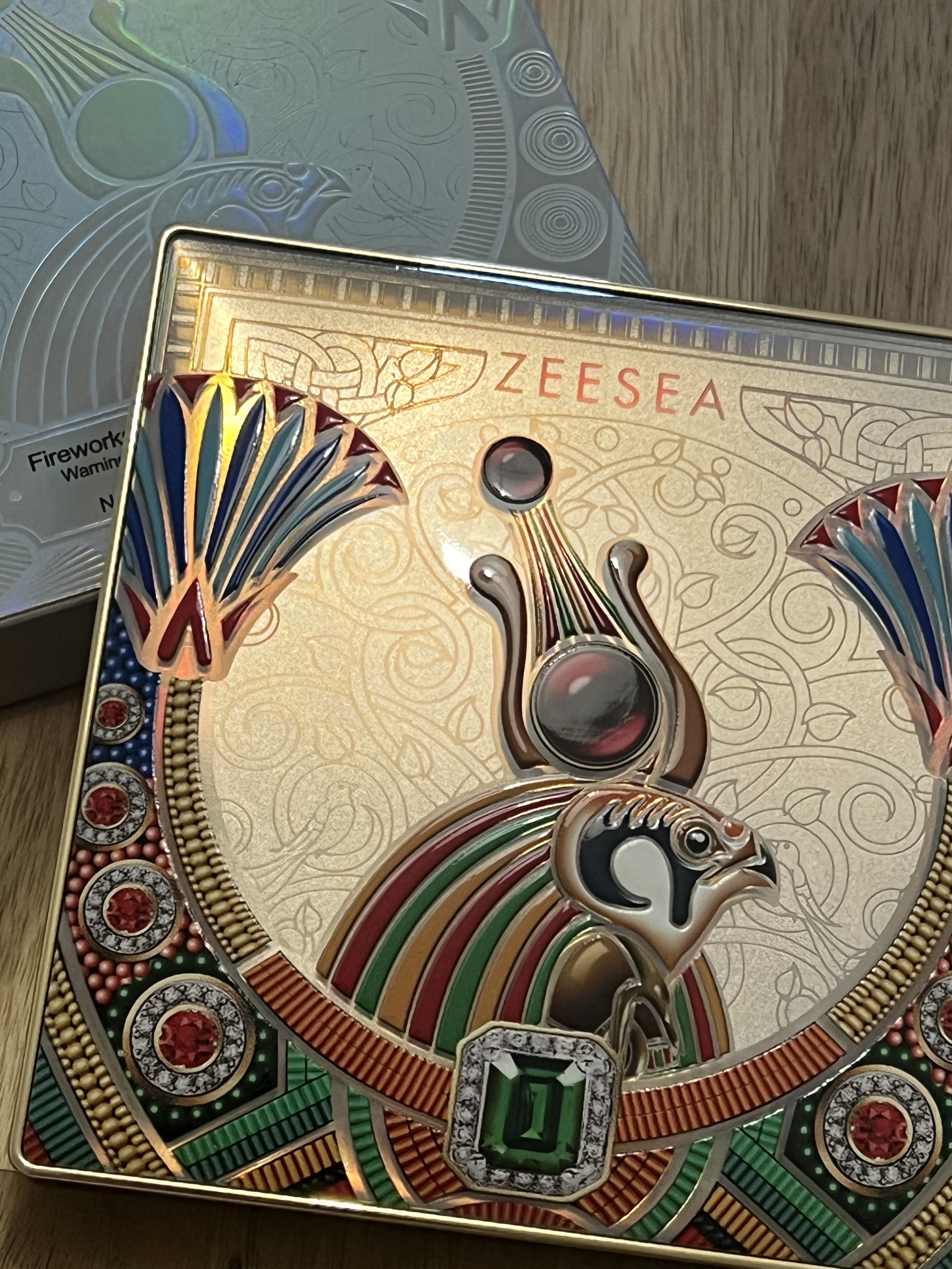 Fireworks 16 Color Eye Shadow/ZEESEA/アイシャドウパレットを使ったクチコミ（1枚目）