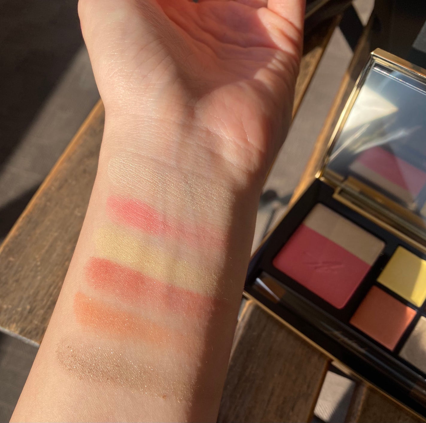 コンスピキュアス アイ&チークカラーパレット リミテッドコレクション a/Amplitude/アイシャドウパレットを使ったクチコミ(2枚目)